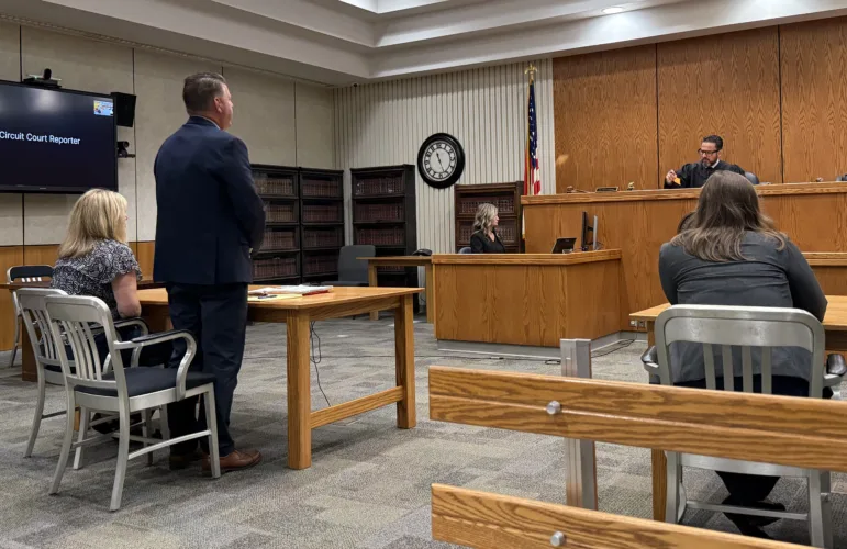 Case of former teacher’s aide set for jury trial